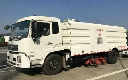 農村的道路清掃車已經上路了