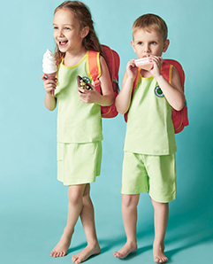 簡(jiǎn)潔夏季園服