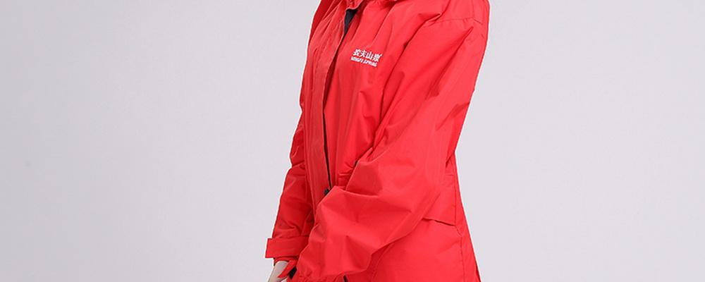 藍(lán)色的女式?jīng)_鋒衣好看嗎