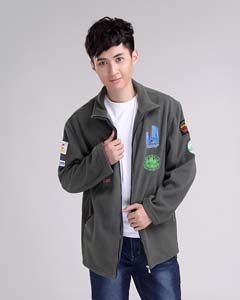 開(kāi)衫拉鏈多處繡花衛(wèi)衣外套